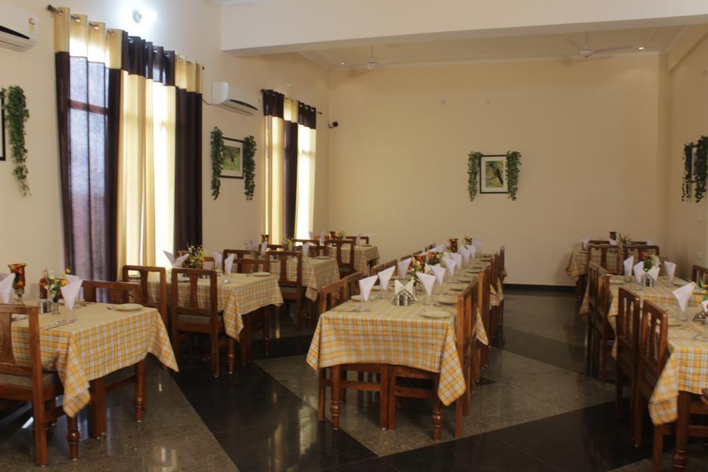 Geetanjali Hotel & Motel Bharatpur Exterior foto